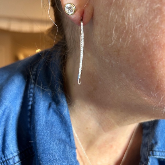 Silpada Silver Hoop Earrings Elegant Design - Picture 2 of 3